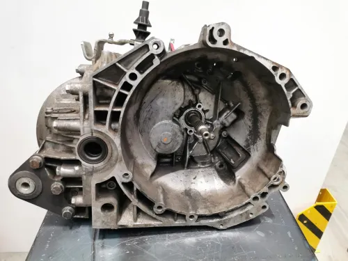 T3/ HDI 2.2 4HV 22DT 100PK/ LAGE SCHAKELGAFFEL/ 5HAND/